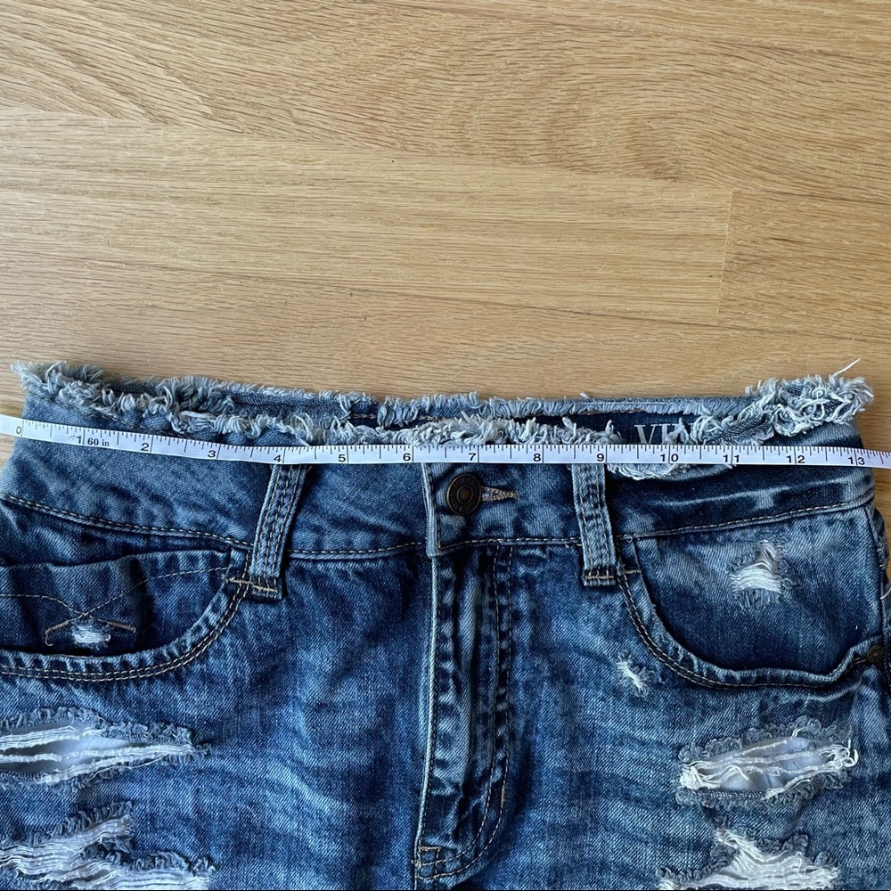Vintage Reunion High Rise Distressed Denim Shorts Size 5 / 27 EUC - Picture 6 of 7